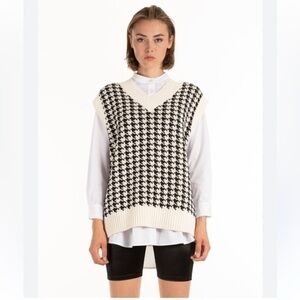 Oversized Cotton Blend Beige & Black Houndstooth Pattern Knit Vest